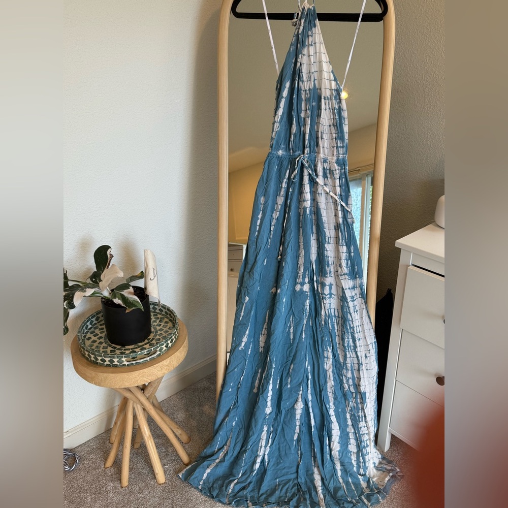 Lulu's Teal and White Tie-Dye Maxi Dress